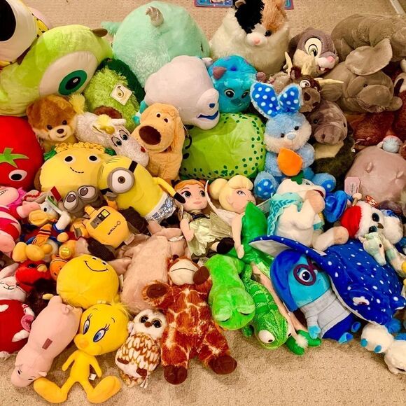 ⭐️ Stuffed Animal Mystery Box - Includes 4-7 Items - Picture 4 of 4